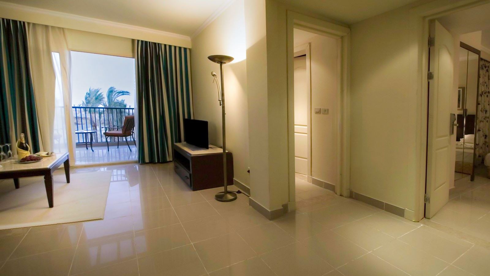 rooms-family-suite-garden-view