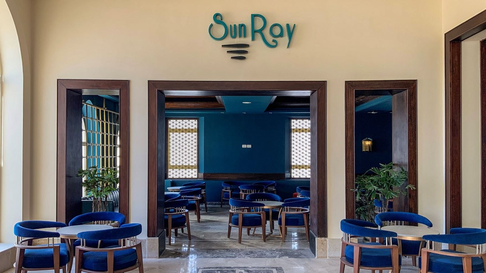 bars-sun-ray-lobby-bar