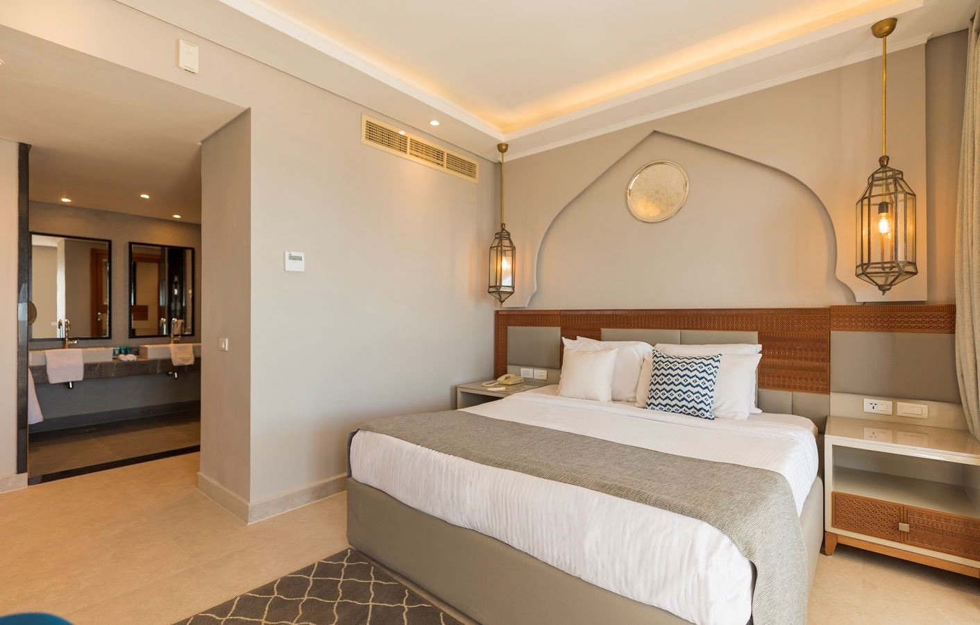 rooms-posh-club-executive-swimup-suite-sv