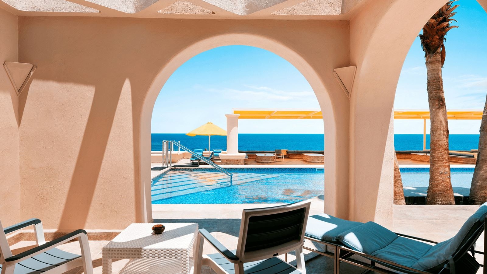 rooms-superior-swimup-room