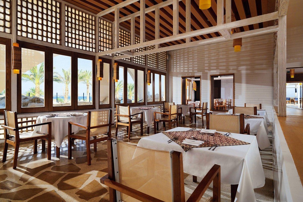 restaurants-sea-breeze