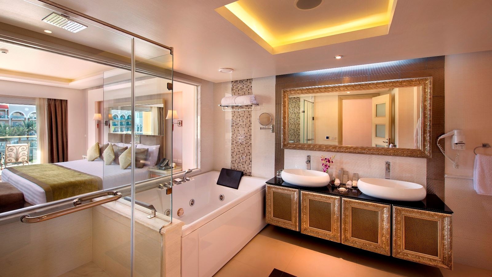 rooms-jacuzzi-deluxe-junior-suite