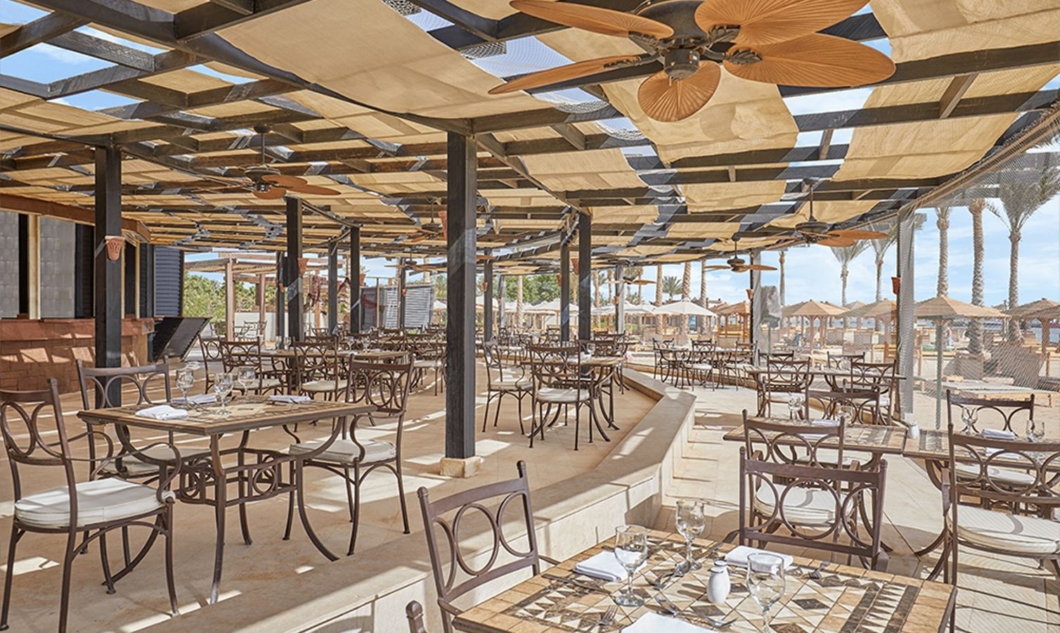 restaurants-magic-blue