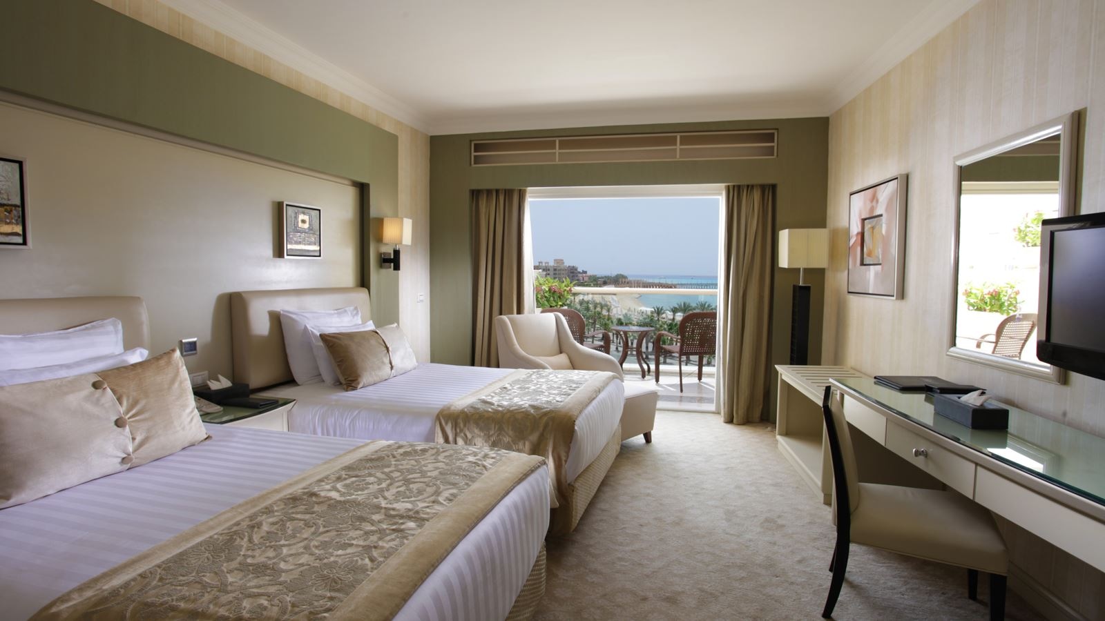 rooms-deluxe-room-sea-view