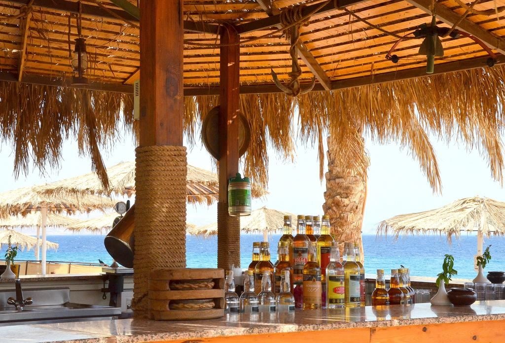 restaurants-beach-bar