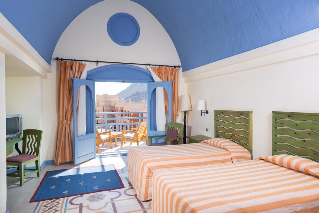 rooms-pool-view-room