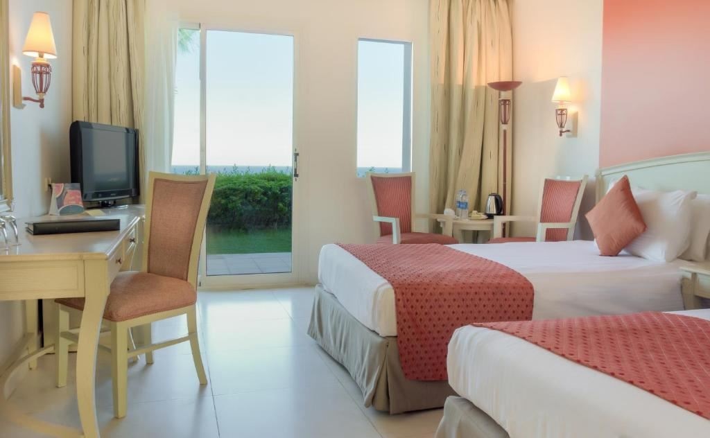 rooms-beach-front-room