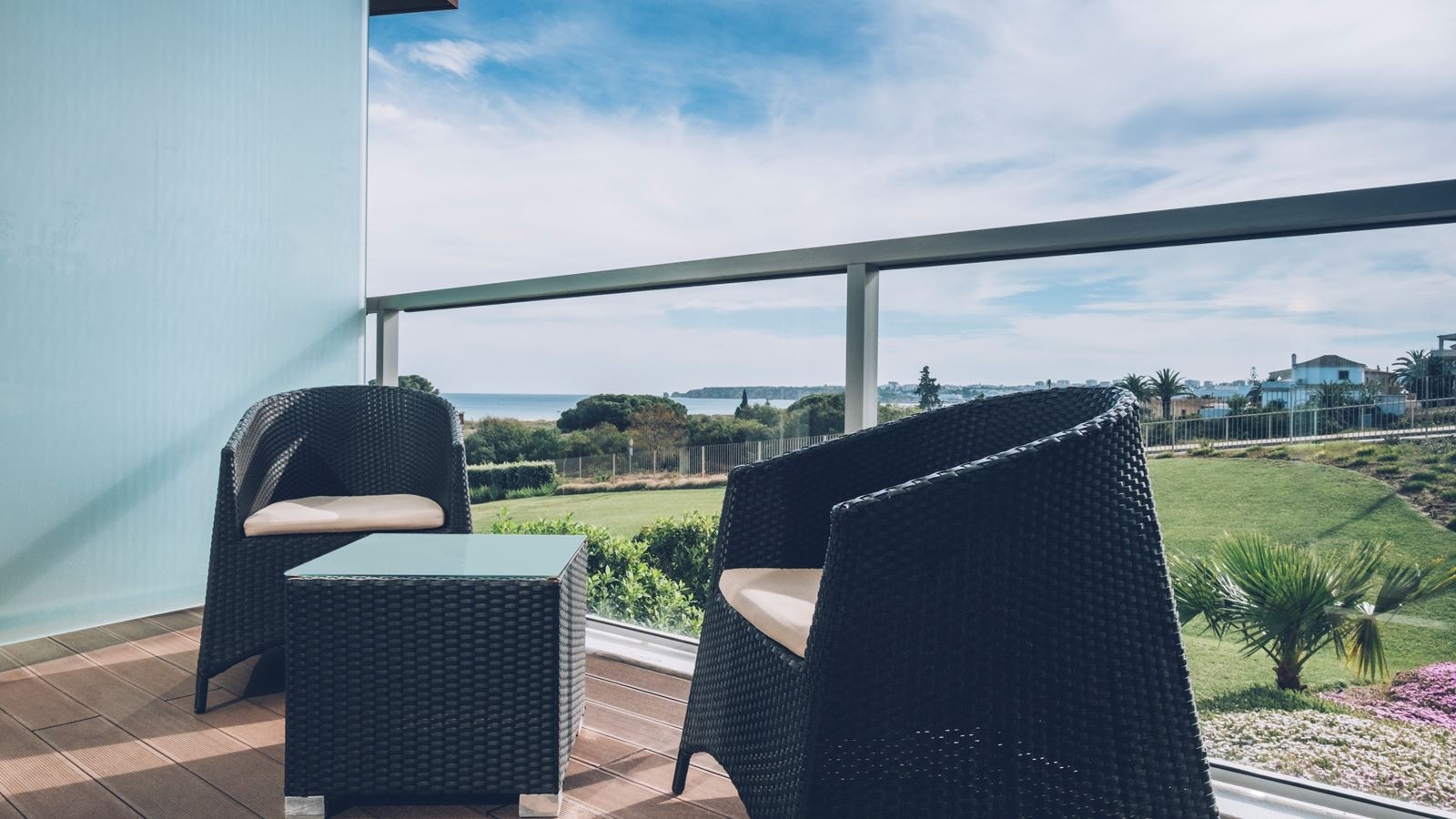 rooms-double-garden-view