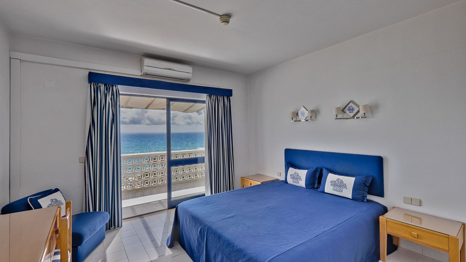 rooms-deluxe-two-bedroom-apartment