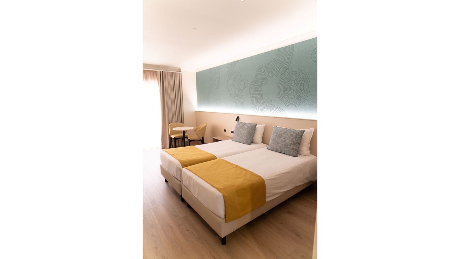 rooms-double-room-balcony-or-terrace-dbl