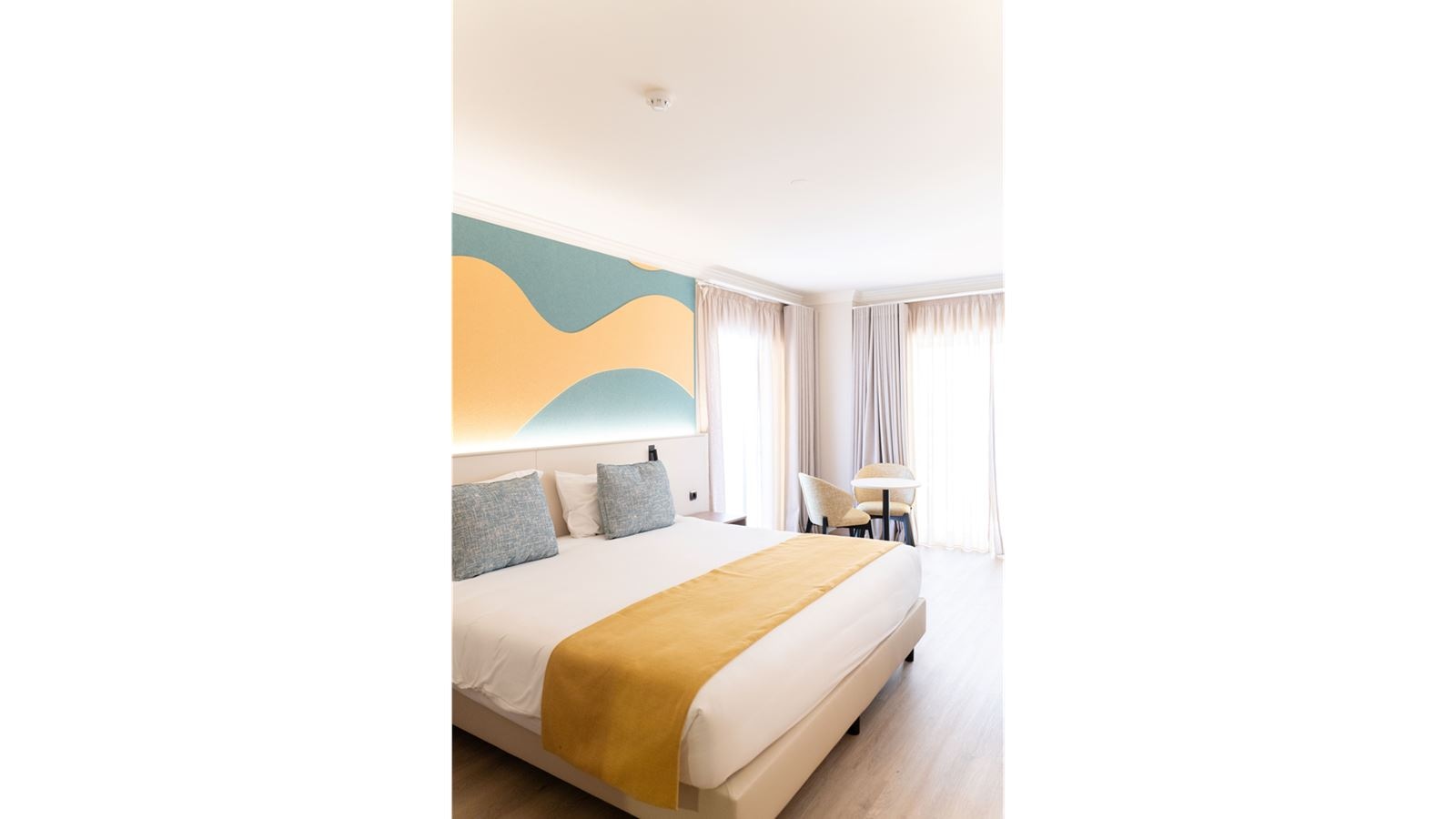 rooms-double-side-view-balcony-or-terrace-dbl-vm