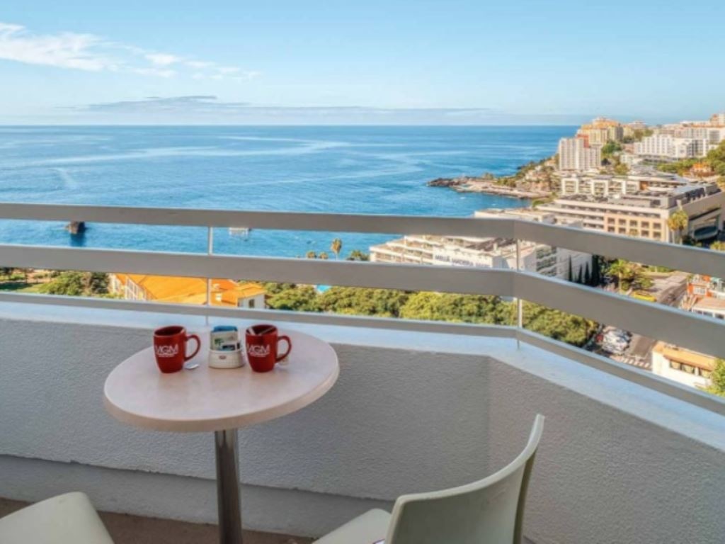 rooms-deluxe-room-sea-view