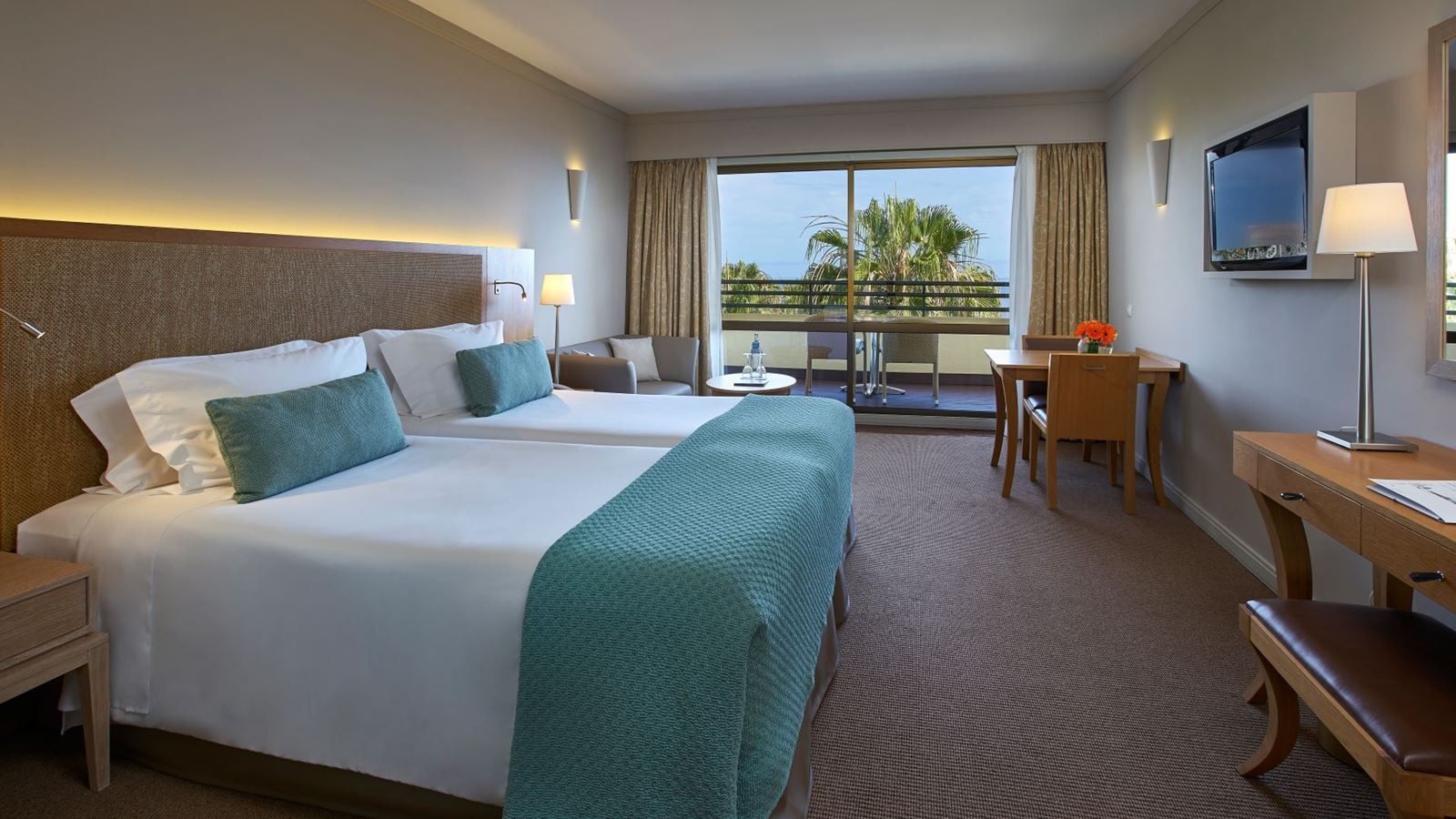 rooms-superior-studio-balcony-or-terrace