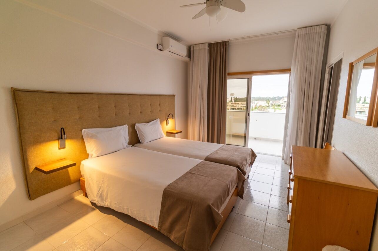 rooms-ap1-1-bedroom-apartment-balcony-or-terrace