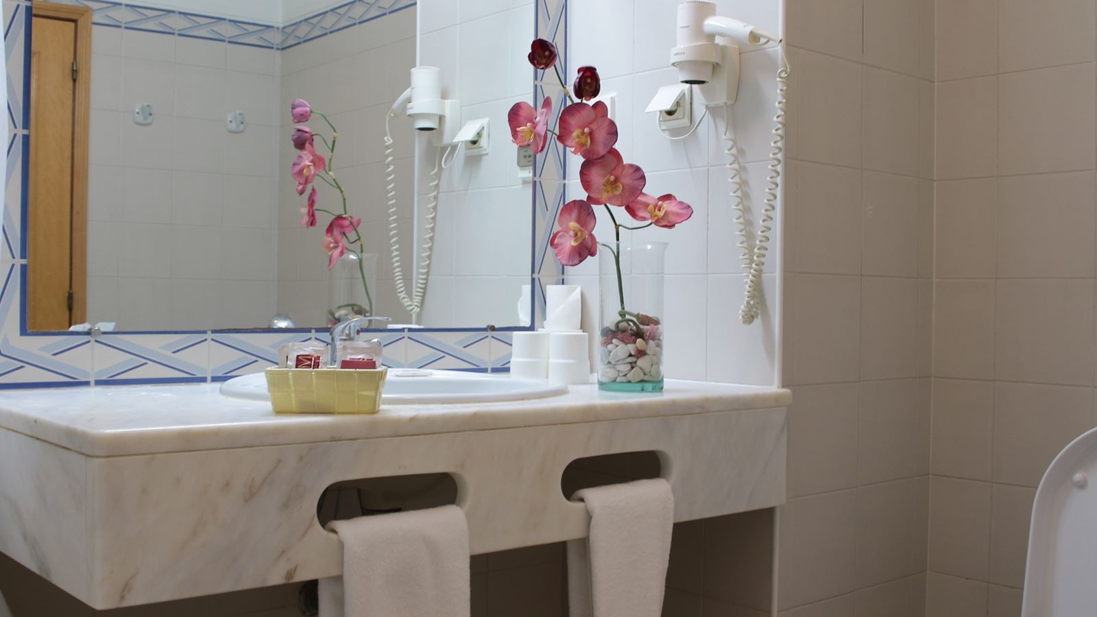 rooms-t1js-one-bedroom-junior-standard