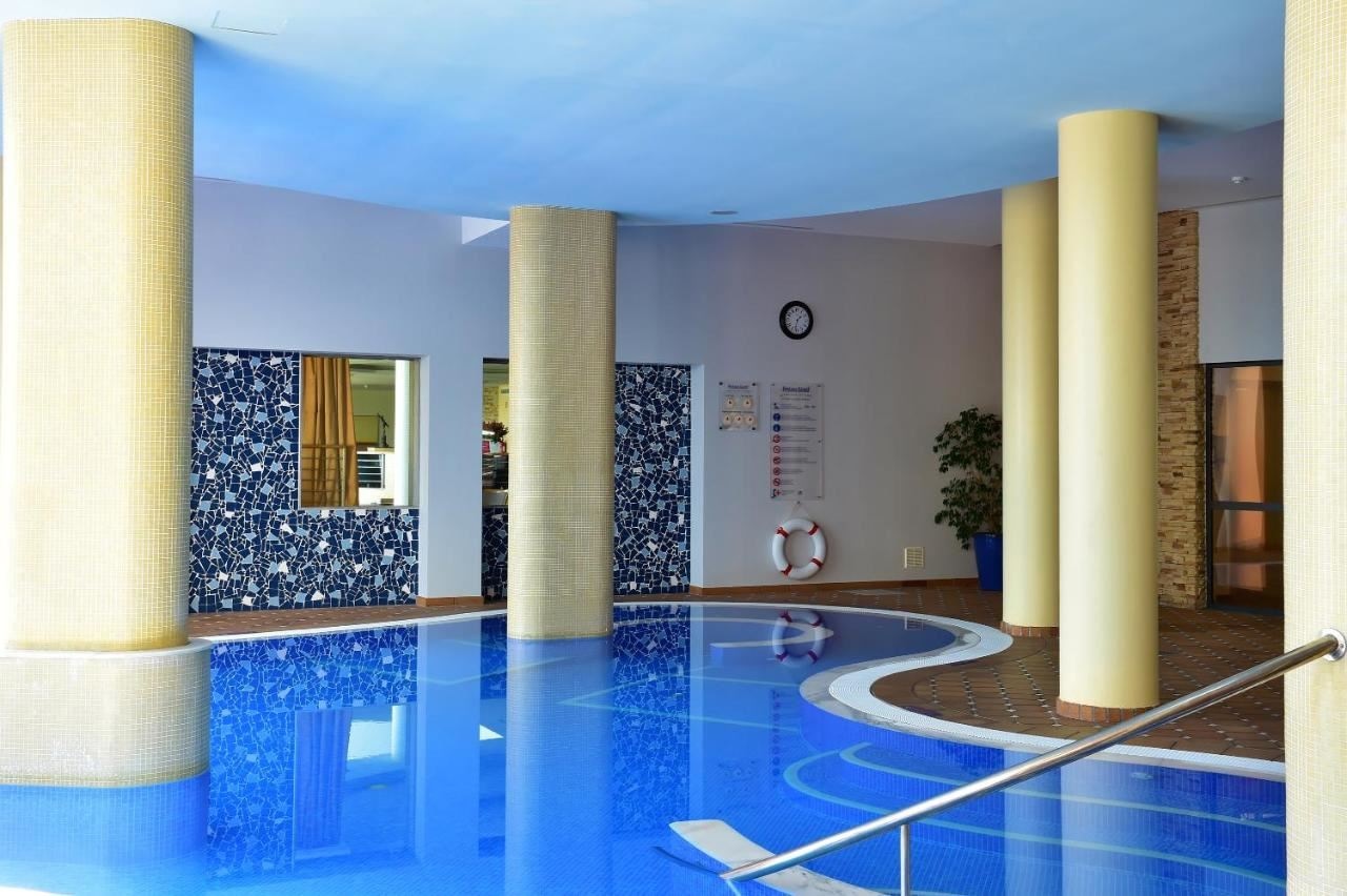pools-indoor-pool