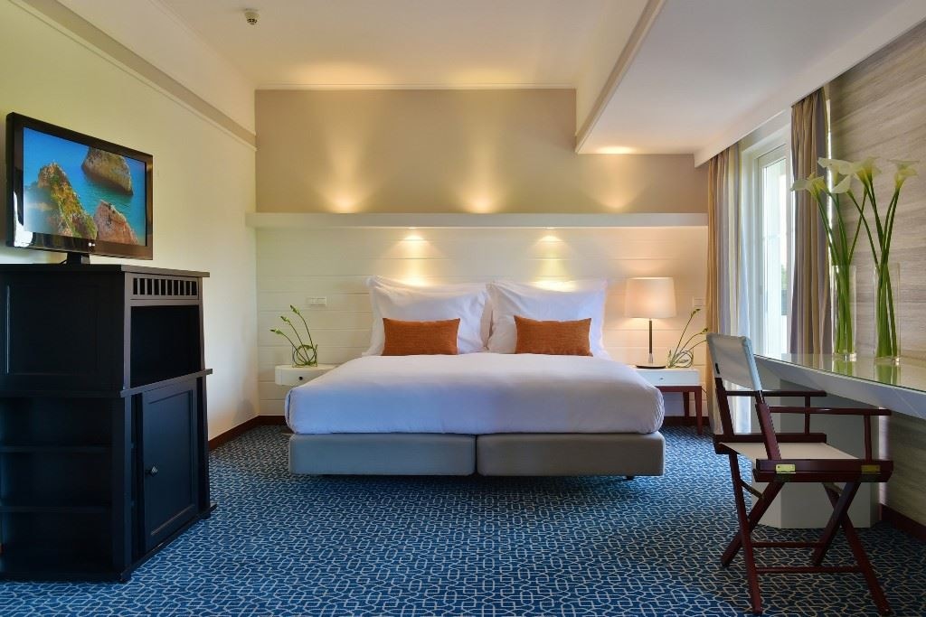 rooms-ds--superior-room