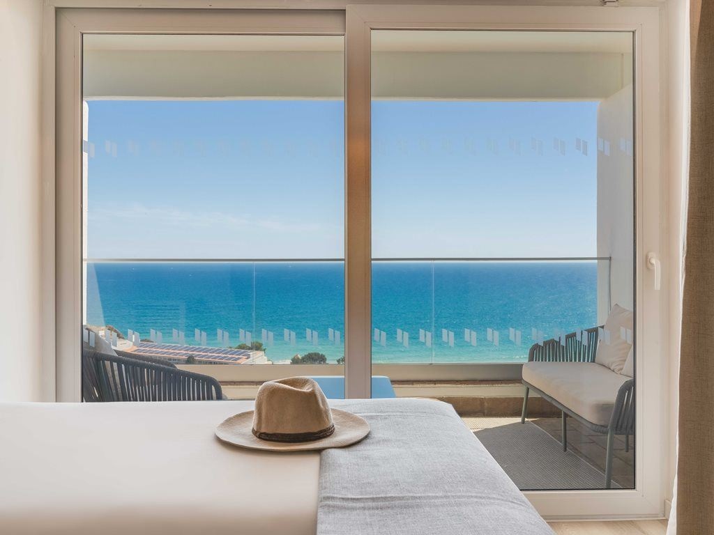 rooms-fo--family-superior-sea-view