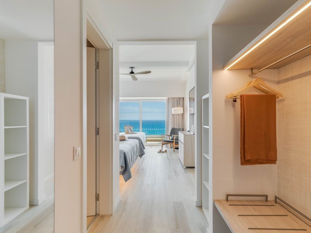 rooms-fo--family-superior-sea-view