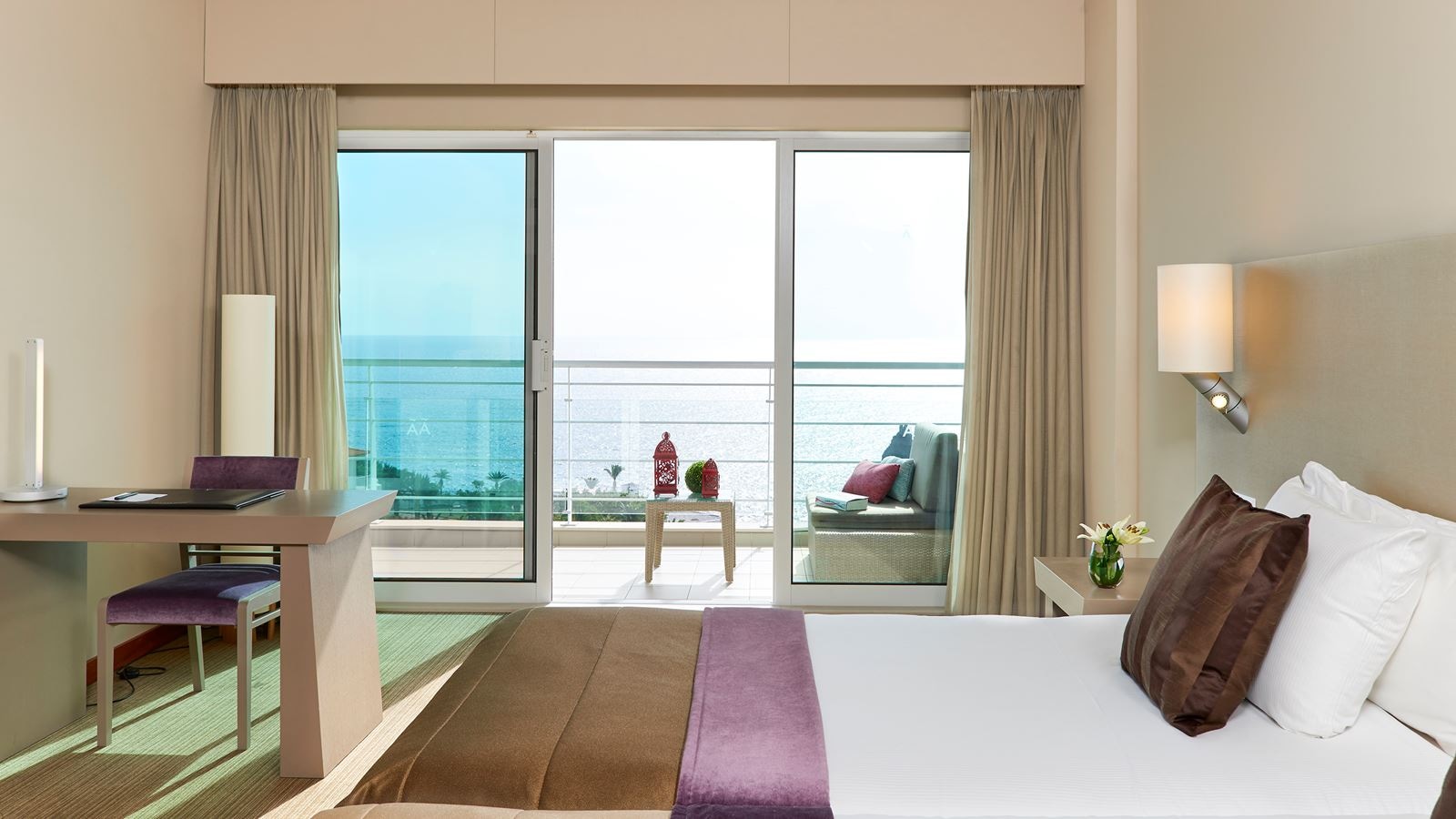 rooms-premium-suite-sea-view-with-full-equipped-kitchen