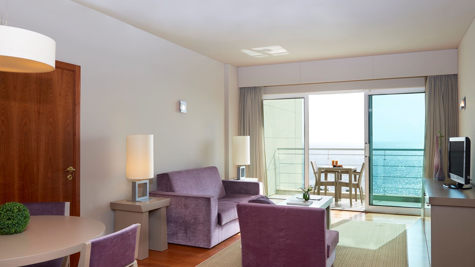 rooms-premium-suite-sea-view-with-full-equipped-kitchen