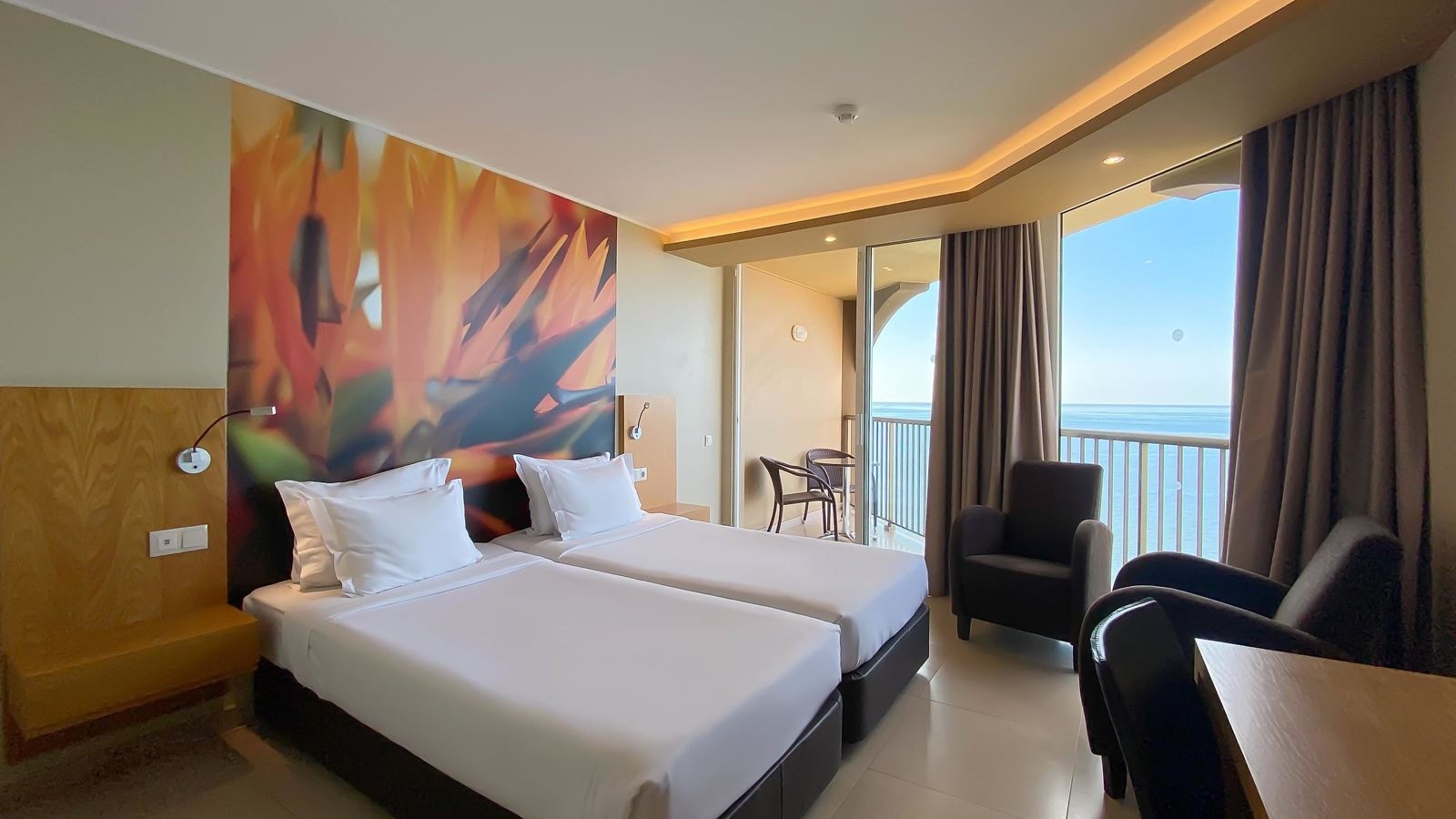 rooms-twin-sea-view-balcony-or-terrace