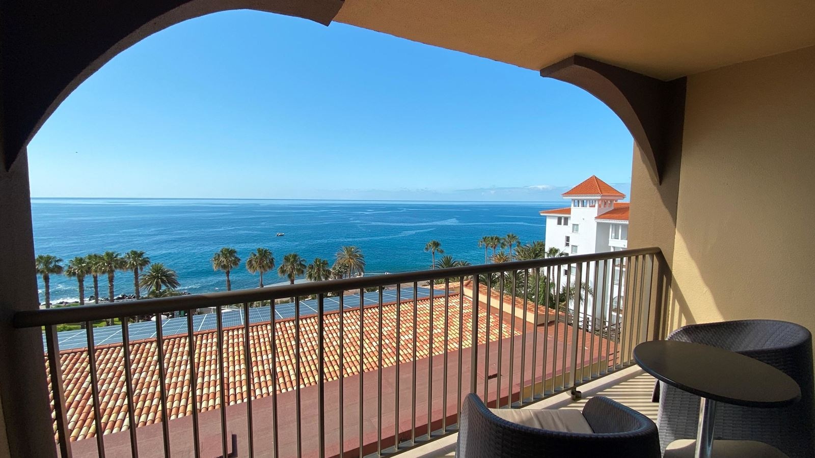 rooms-studio-sea-view-balcony-or-terrace
