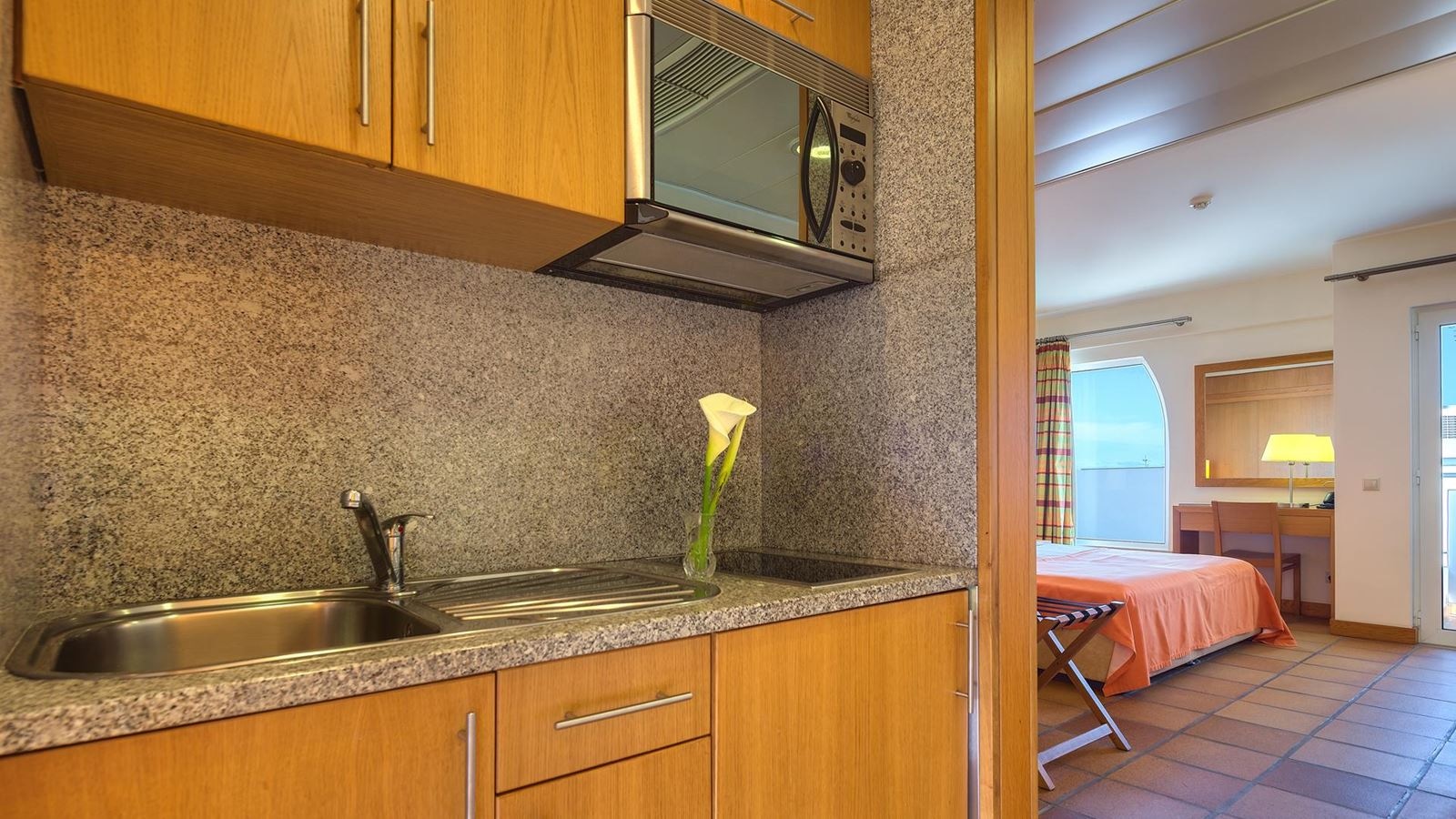 rooms-studio-partial-sea-view