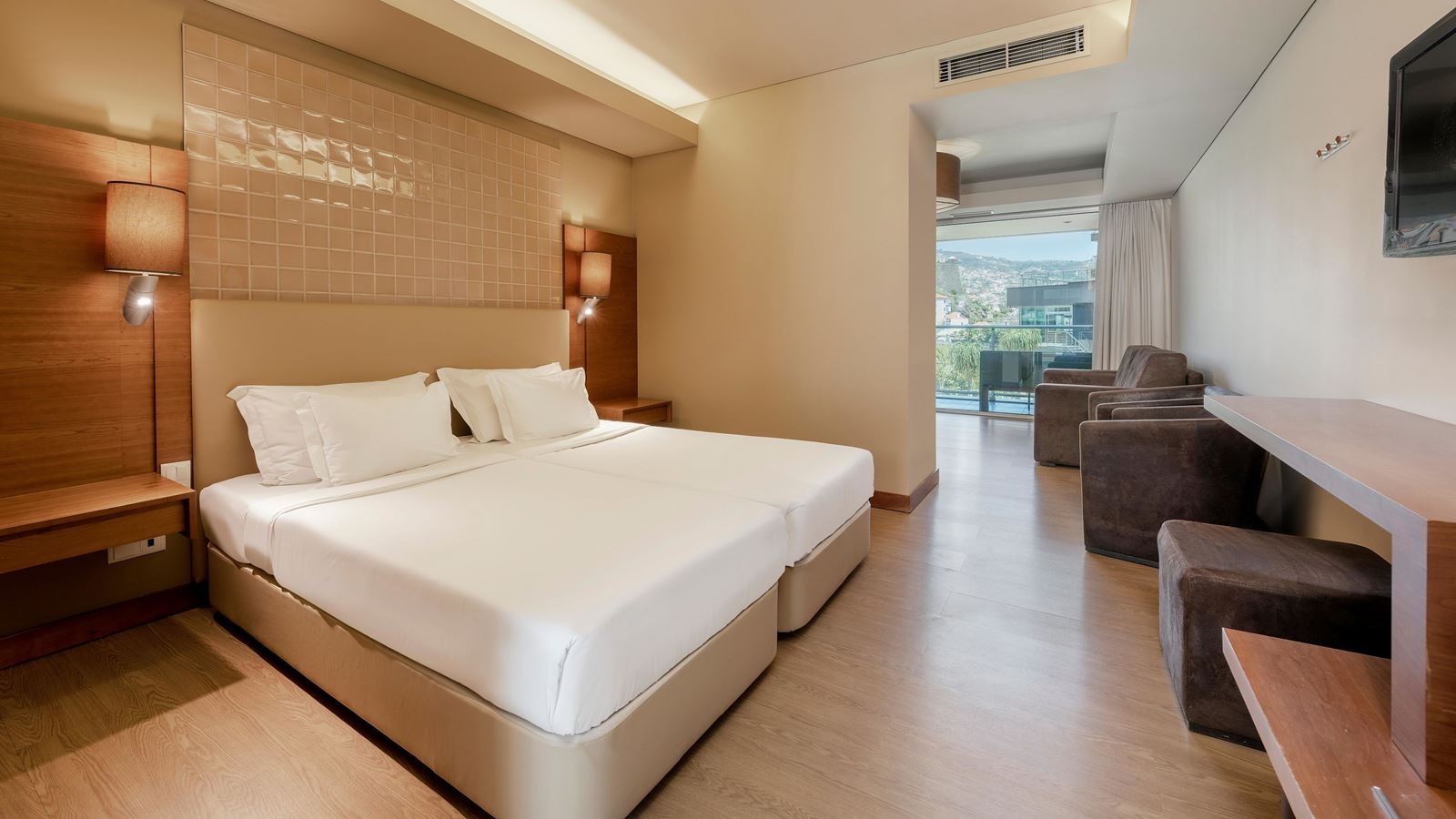 rooms-studio-with-balcony-or-terrace