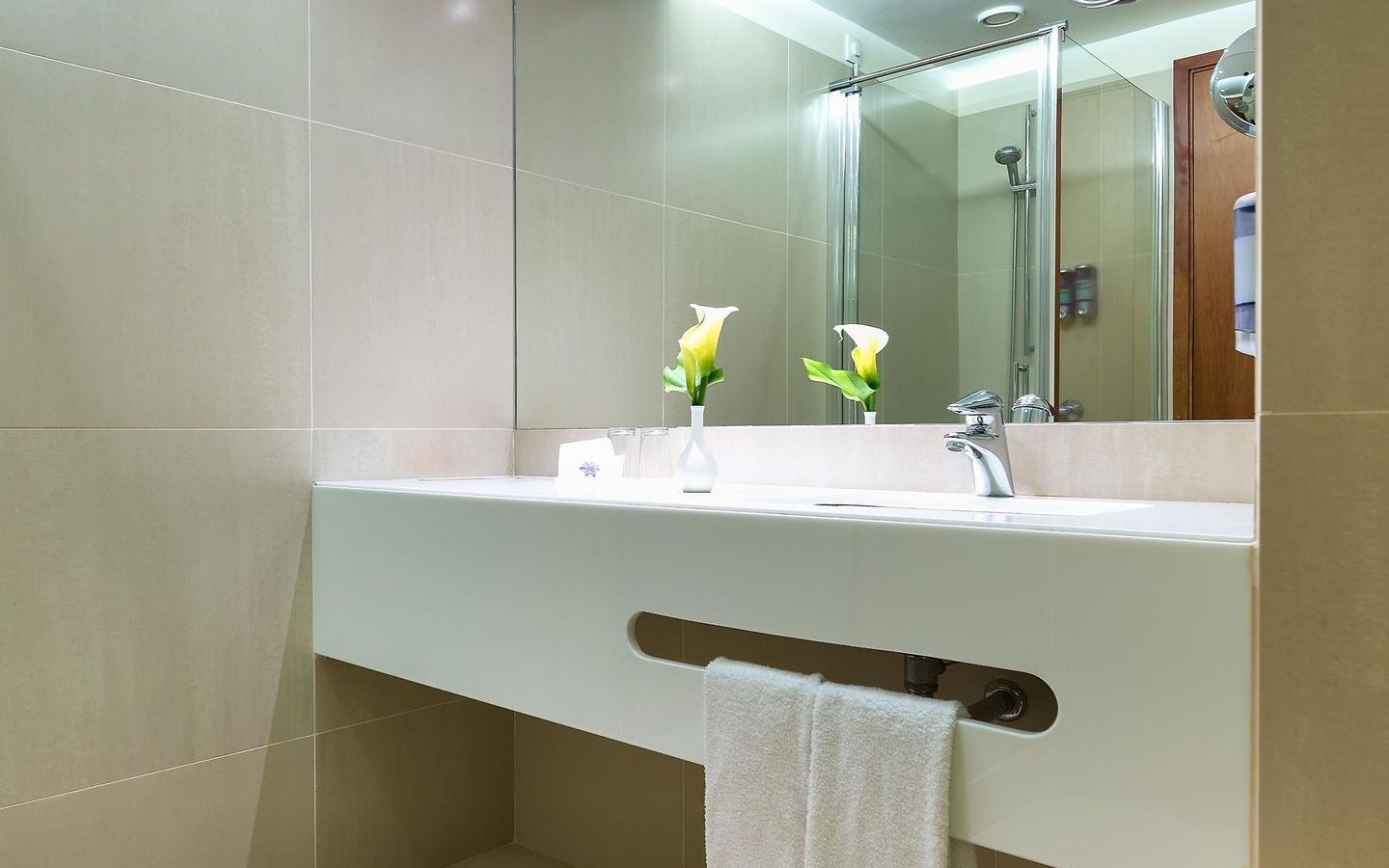 rooms-classic-room-sea-view-with-balcony-or-terrace