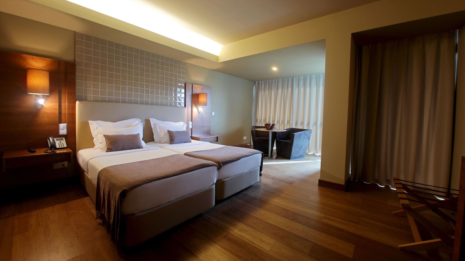 rooms-classic-room--with-balcony-or-terrace