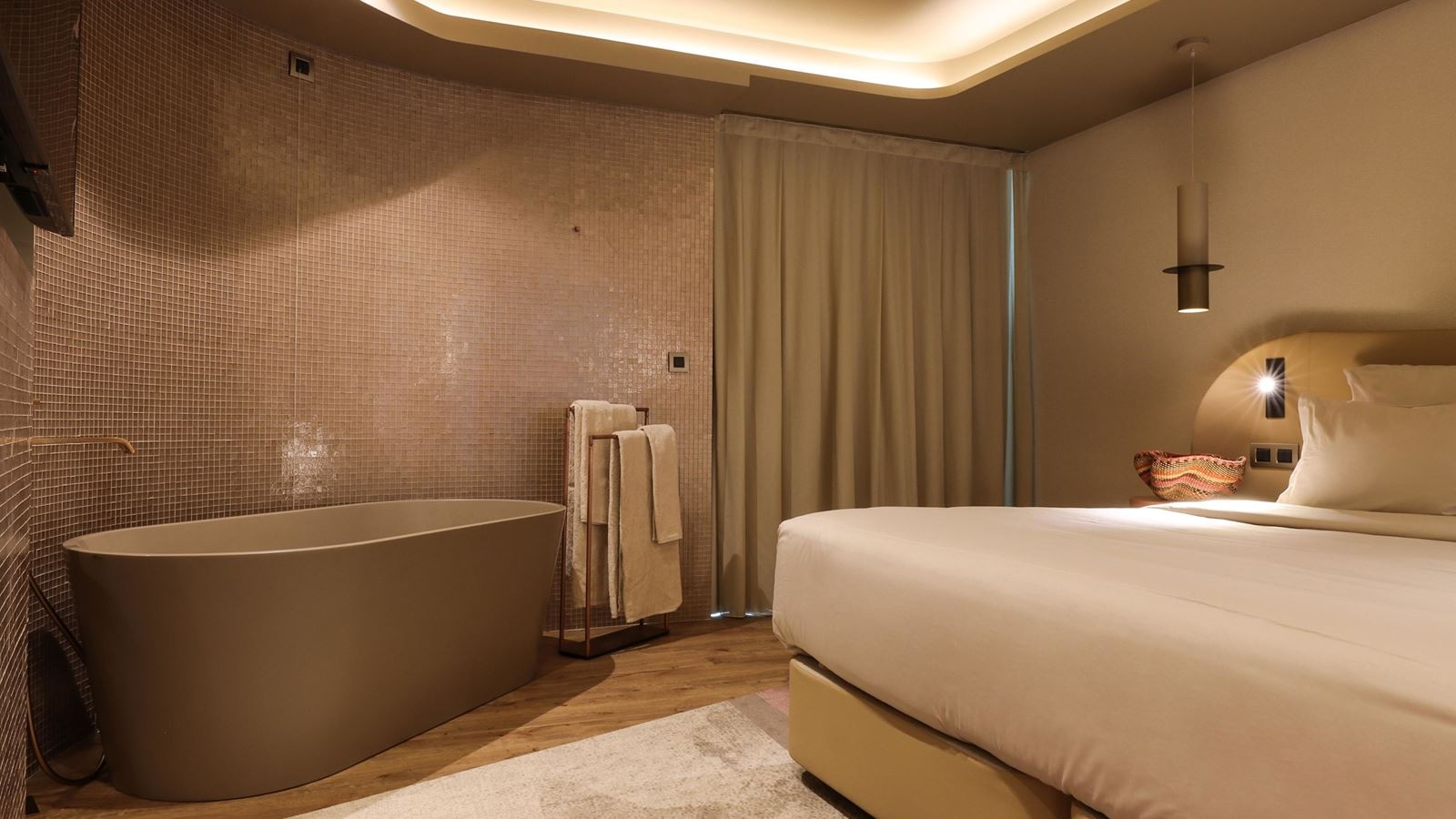 rooms-deluxe-junior-suite-with-balcony-or-terrace