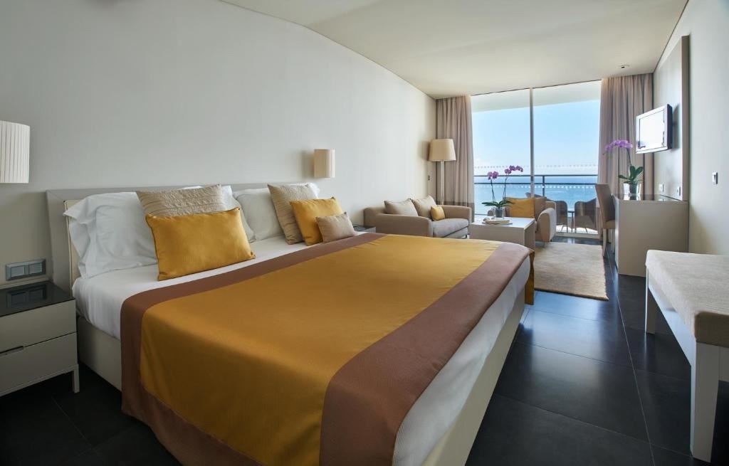 rooms-pv--dblpremium-sea-view-balcony
