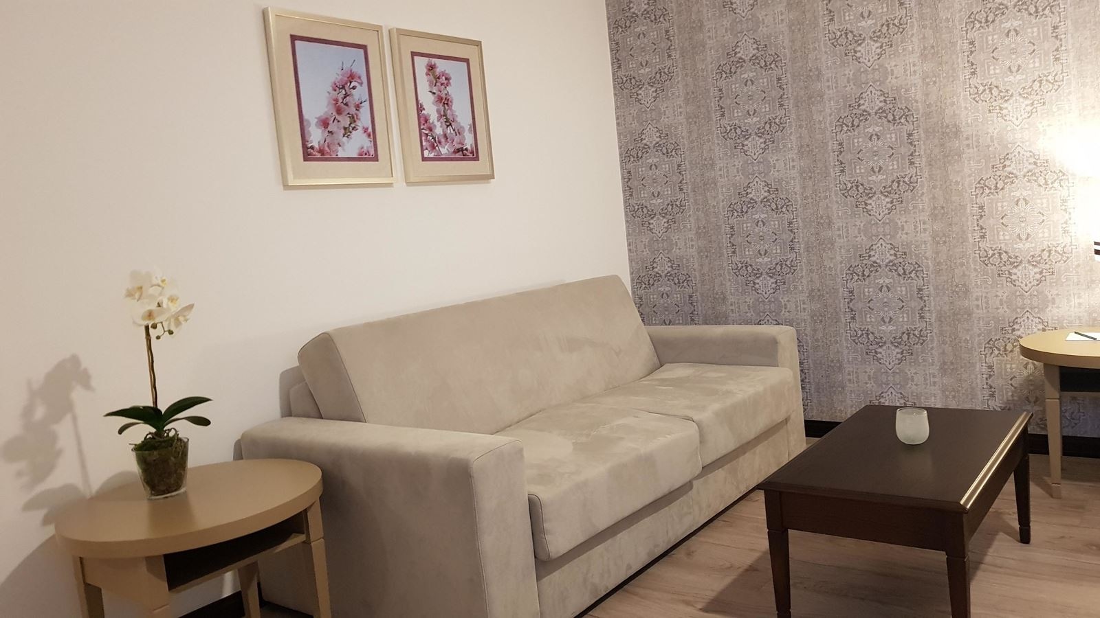 rooms-js-junior-suite