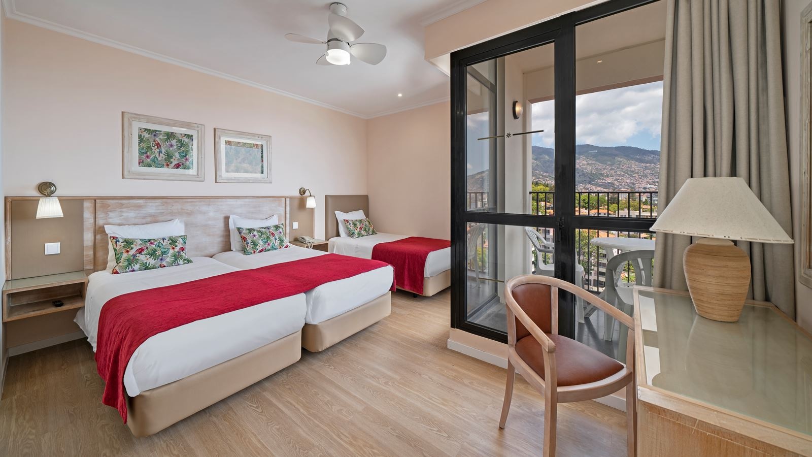 rooms-studio-superior--double-balcony-or-terrace