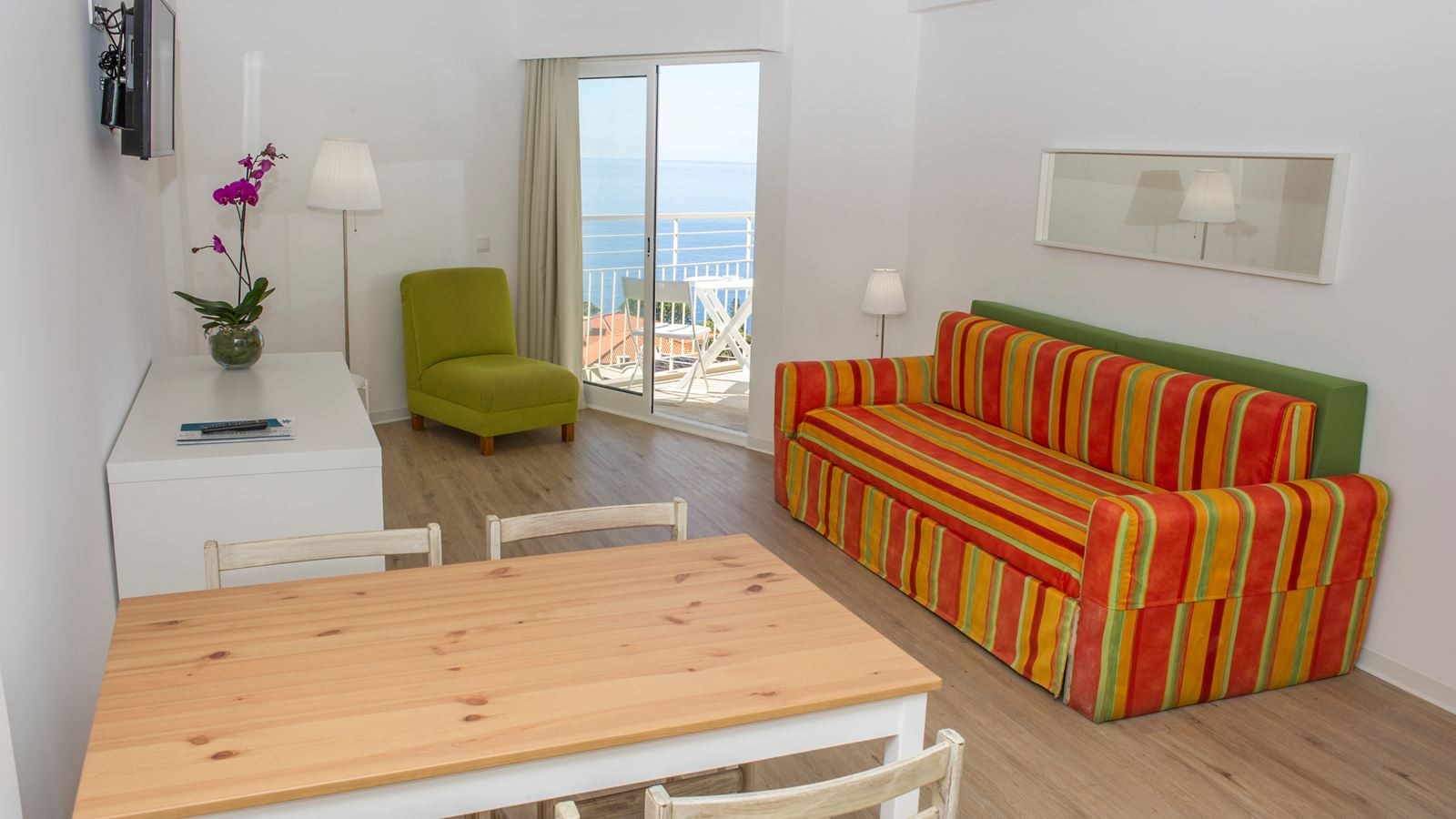 rooms-1-bedroom-apartment-sea-view-balcony-or-terrace