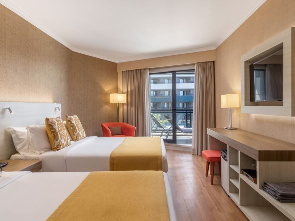 rooms-suite-front-sea-view-with-balcony-or-terrace