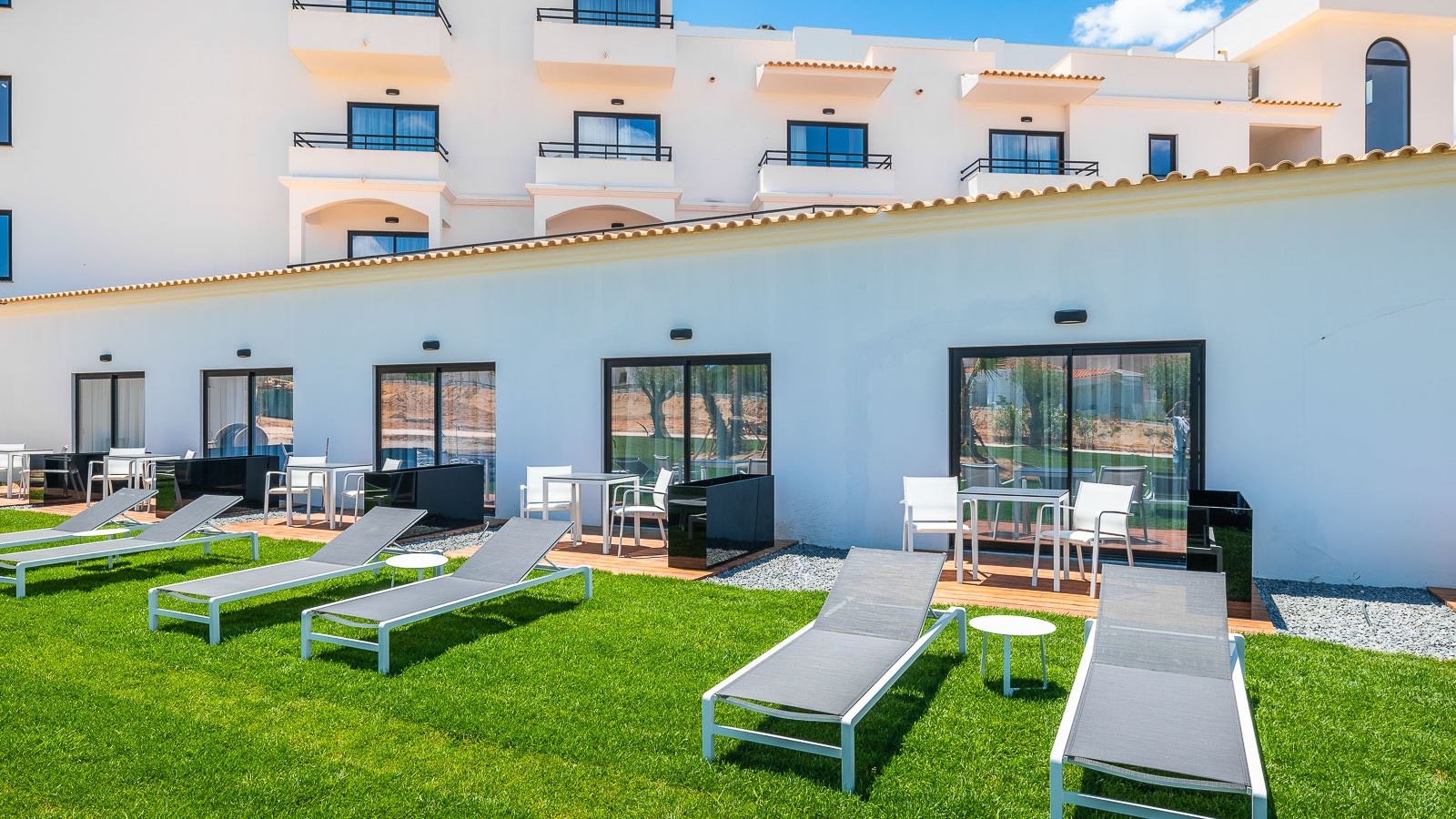 rooms-premium-room-garden-view