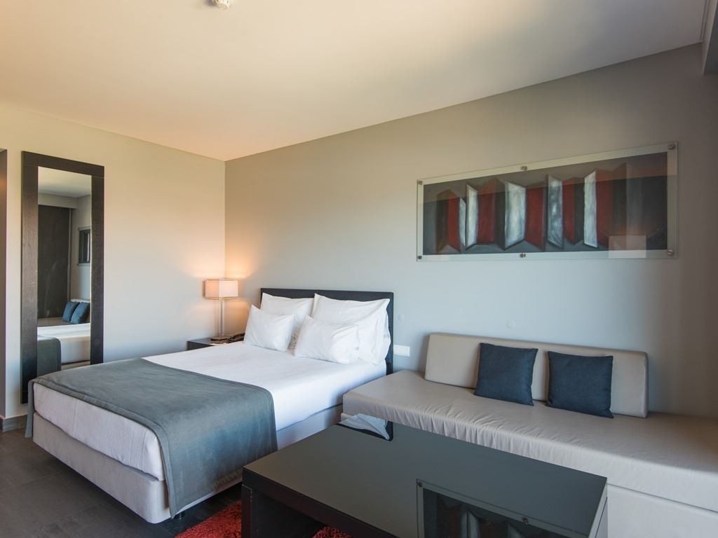 rooms-df-family-room