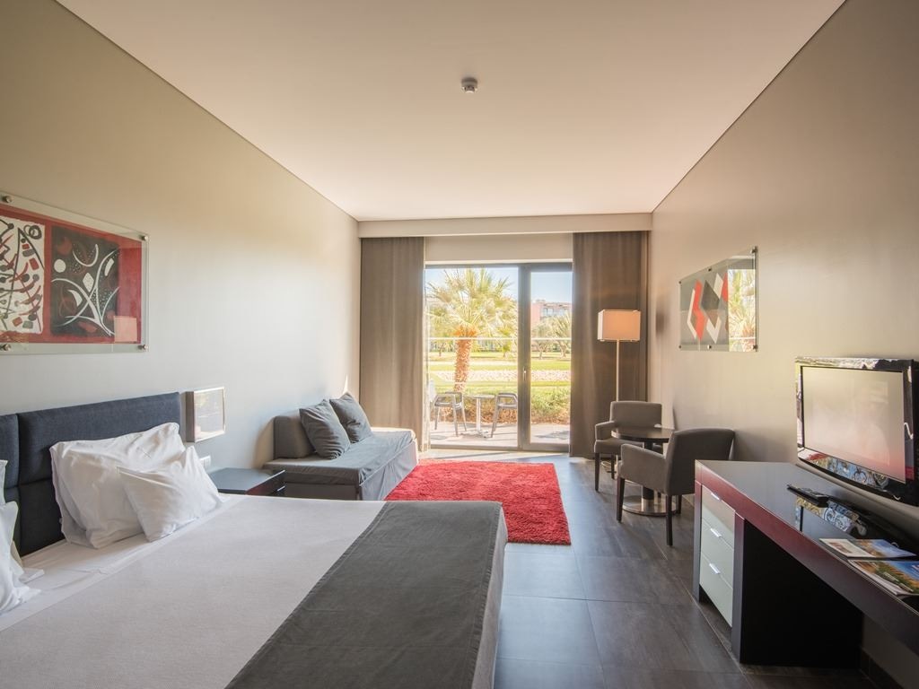 rooms-df-family-room