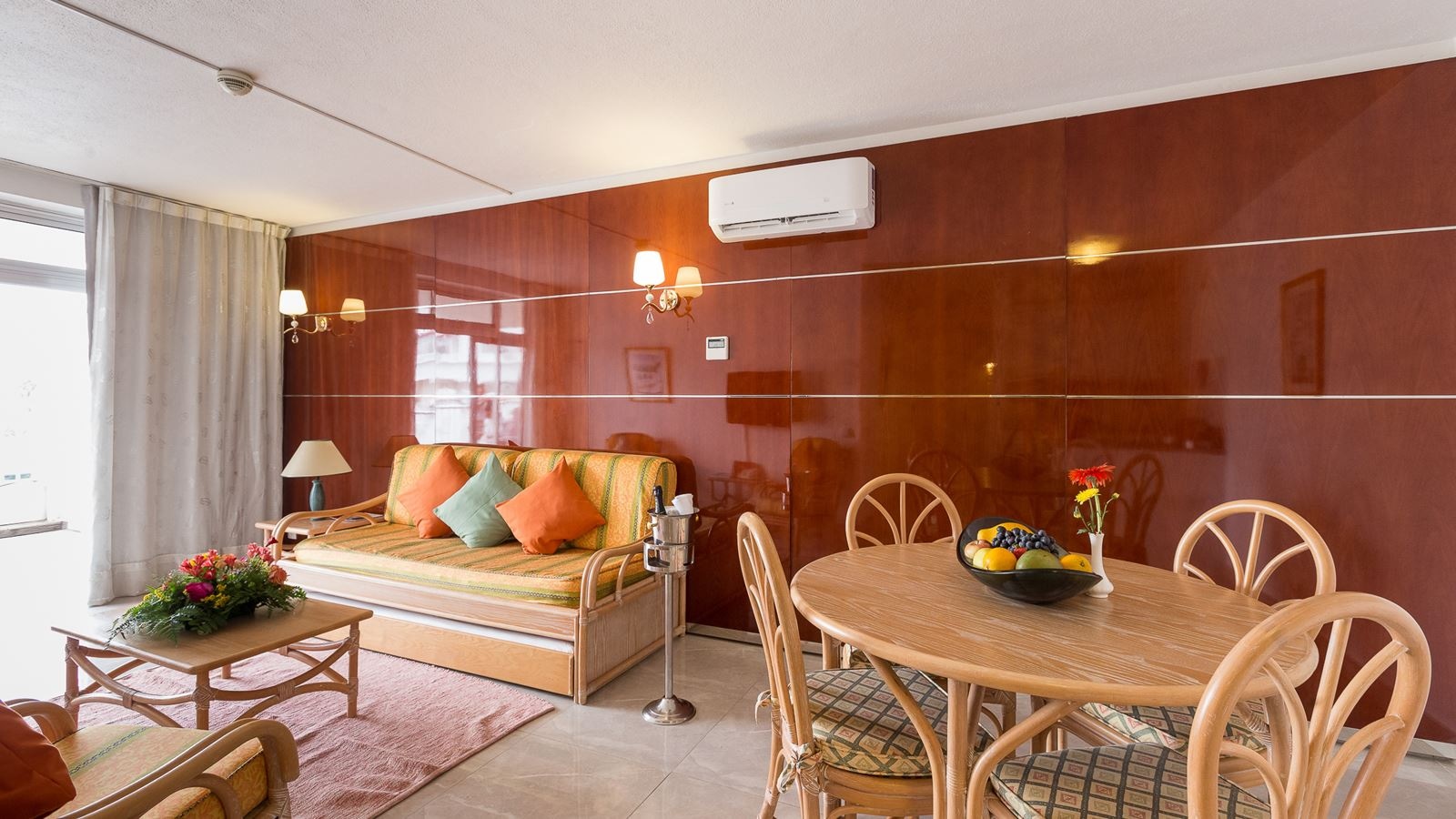 rooms-deluxe-one-bedroom-apartment-sea-or-pool-view