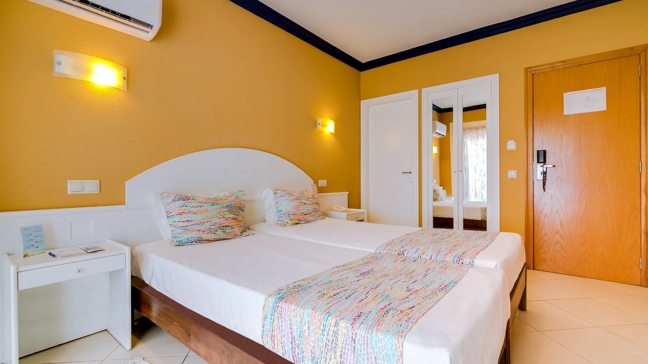 rooms-db-double-room-standard