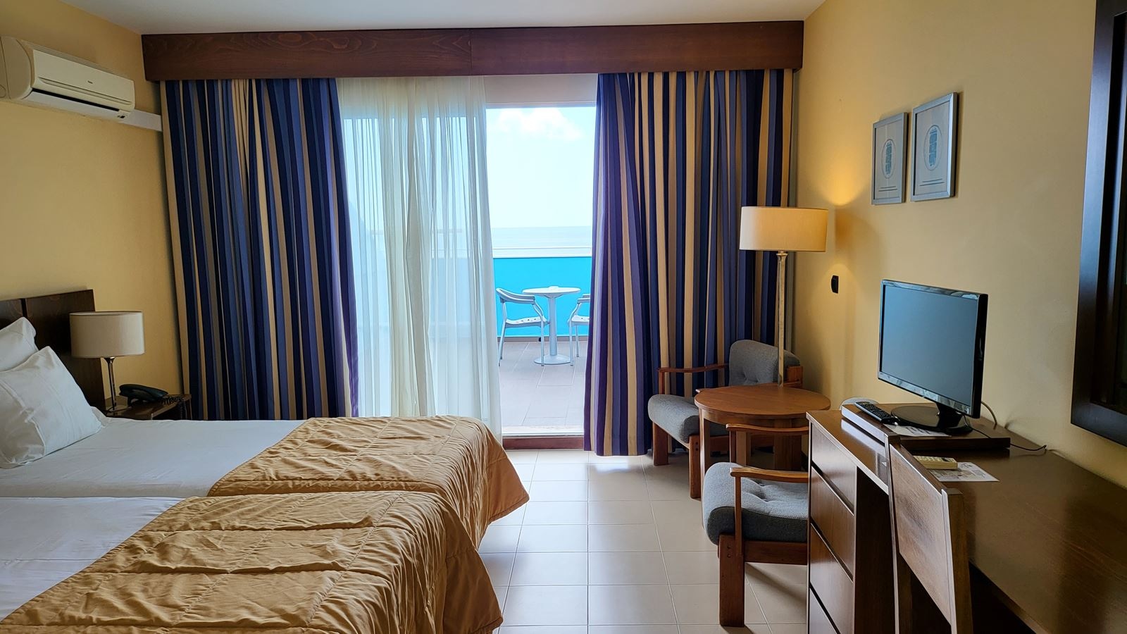 rooms-dv-twin-sea-view
