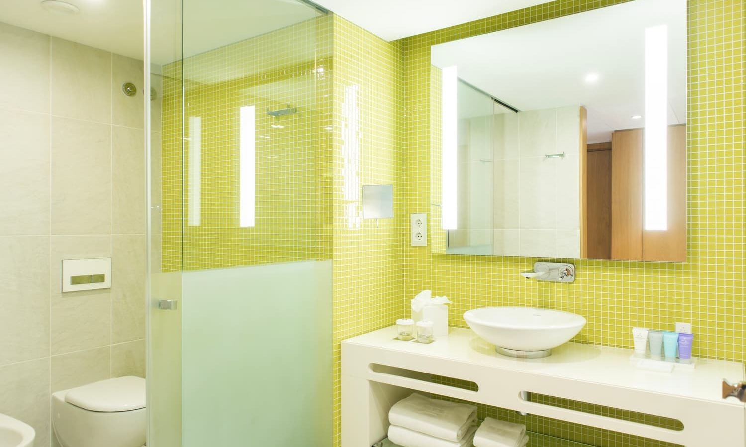 rooms-dl--deluxe-ocean-side-view