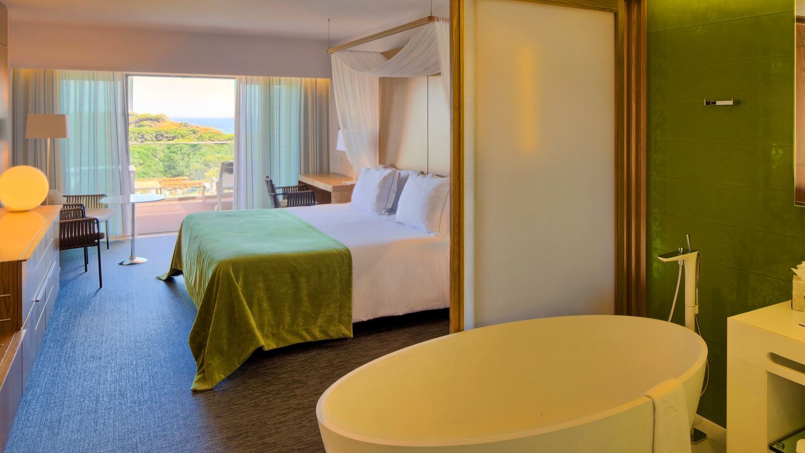 rooms-dl--deluxe-ocean-side-view