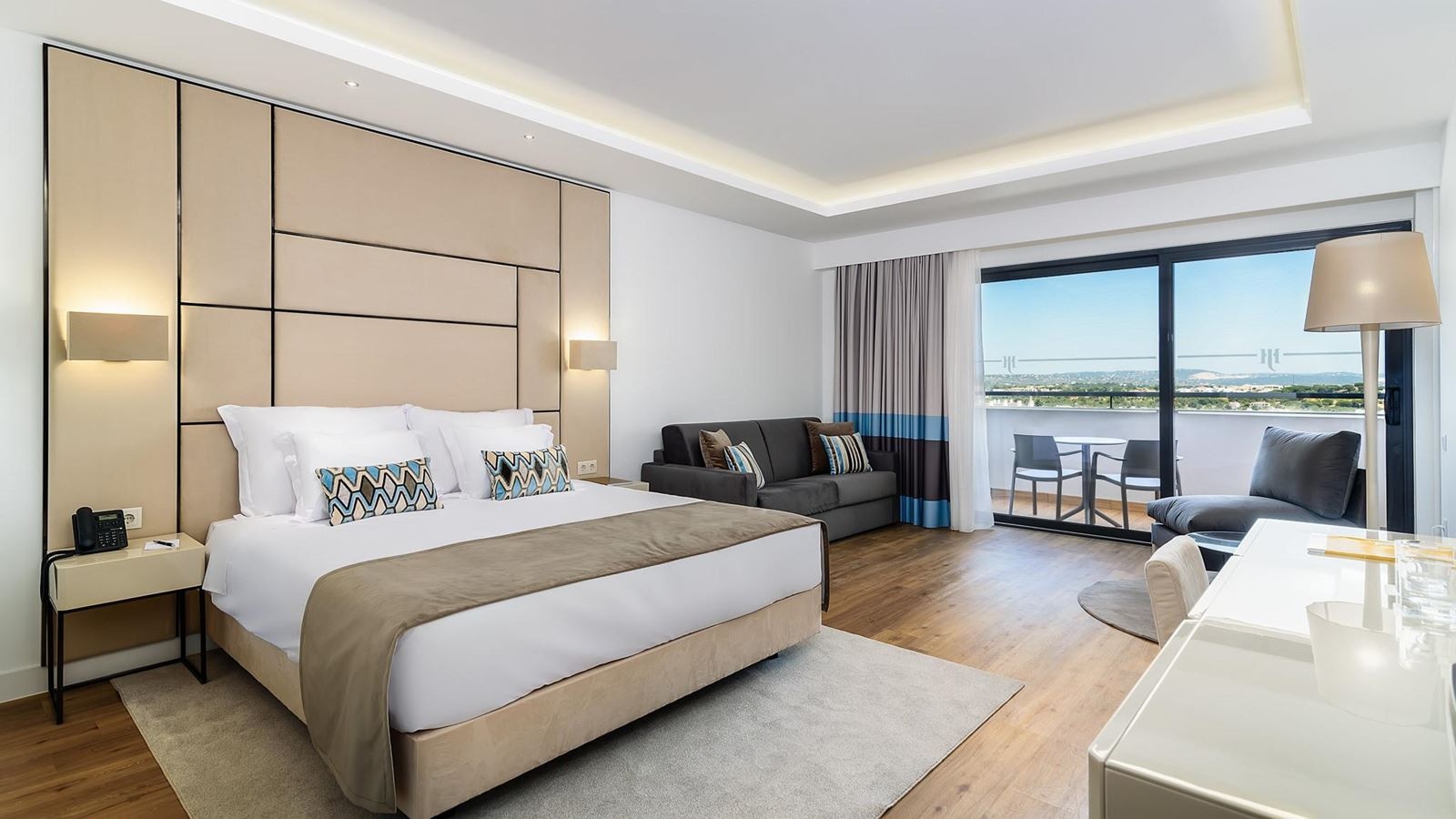 rooms-db--classic-room--land-view