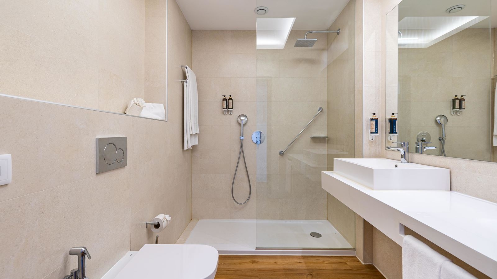 rooms-db--classic-room--land-view