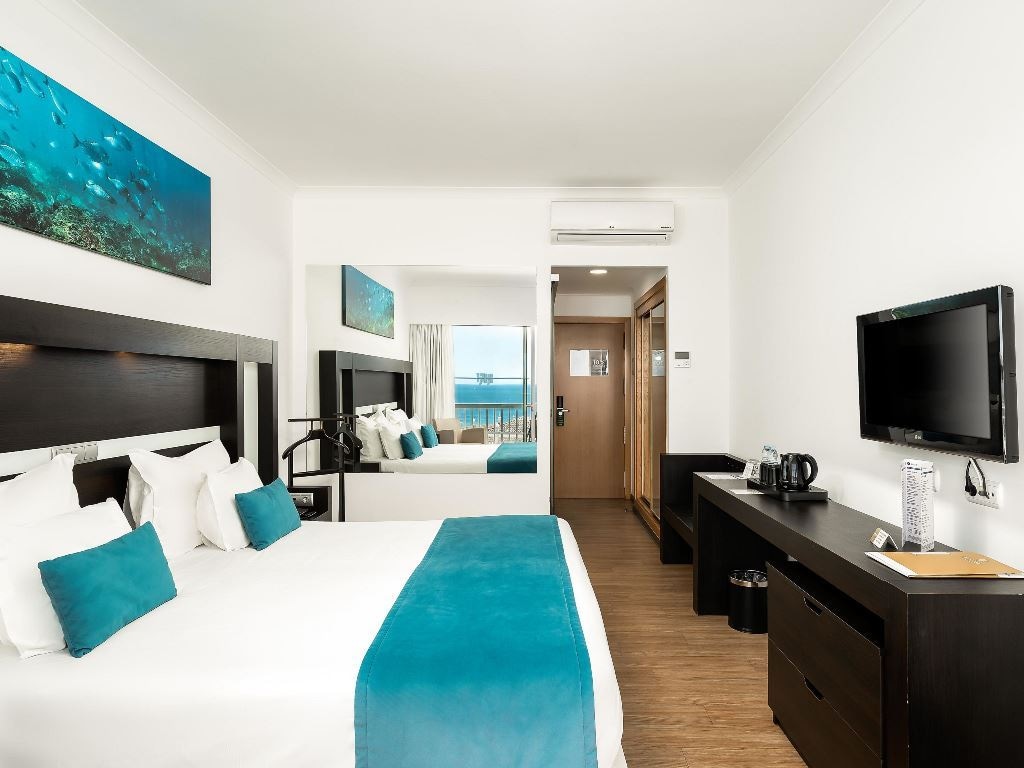 rooms-dm--double-premium-front-sea-view