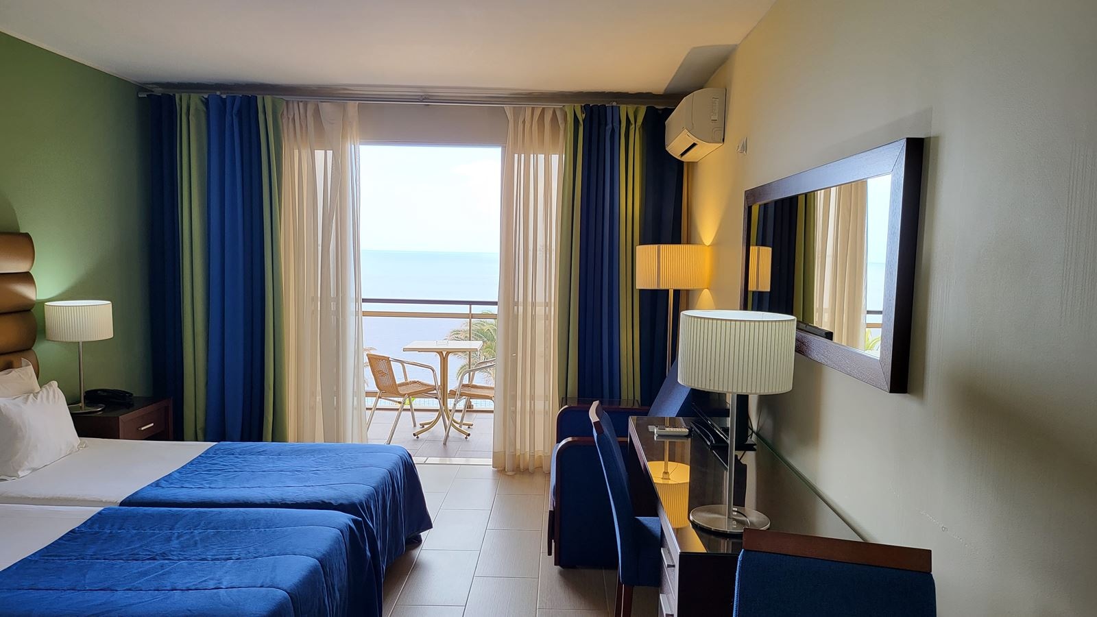 rooms-tv--studio-sea-view