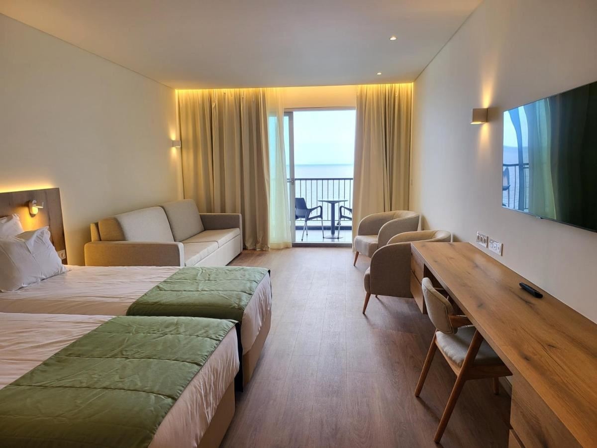 rooms-im--senior-suite-superior-sea-view